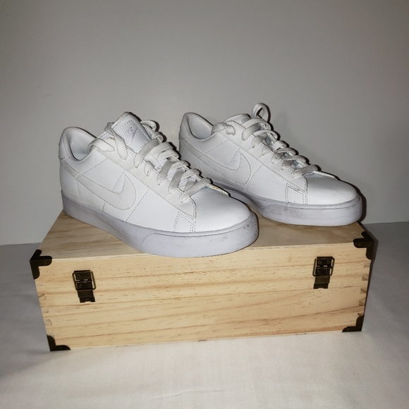 nike leather tennis shoes mens